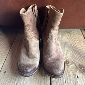 Lucchese Catalina Booties